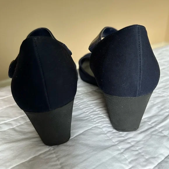 Anne Klein Sport heels, size 10M - Picture 3 of 8